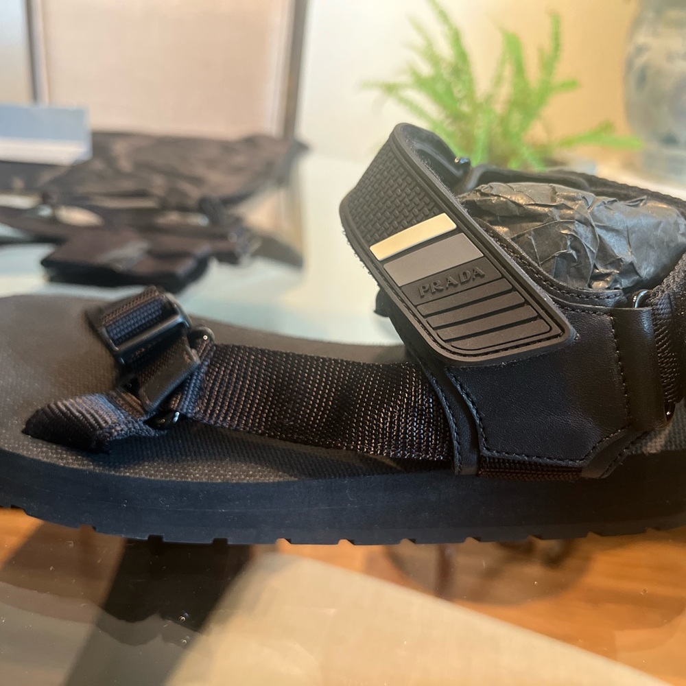 NWT Prada Calzature Uomo Black Sandals